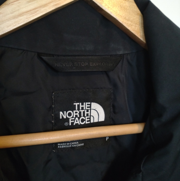 North Face women's raincoat with hideaway hood - Picture 4 of 9